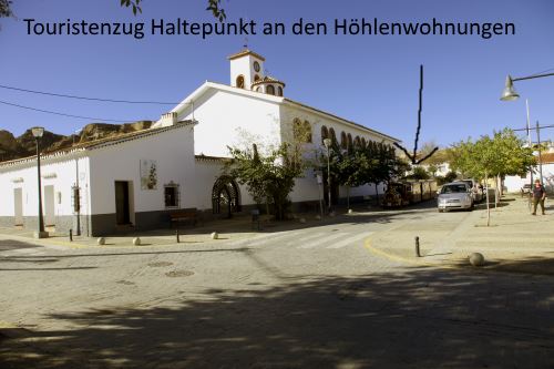 Touristenzug bei den Hhlen W